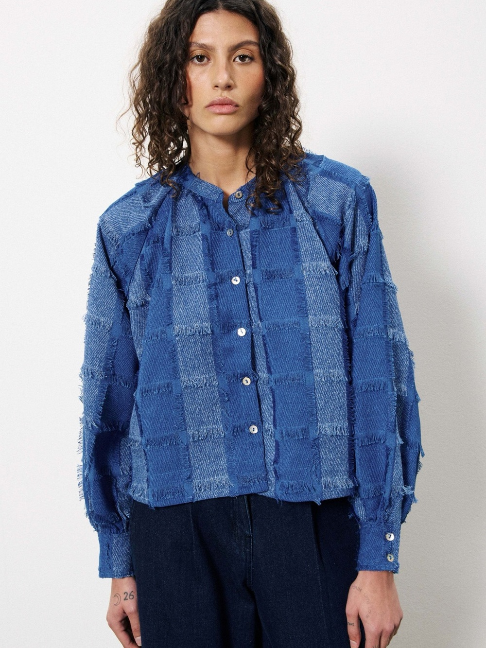 NWT FRNCH Paris Woven Textured Blue Button-Front Women’s Top